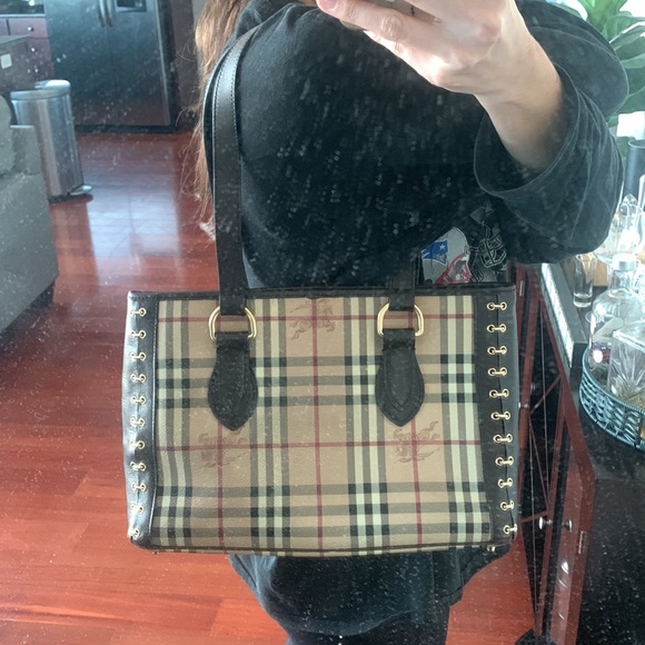 Classic Burberry Authentic Bag - Picture 15 of 15